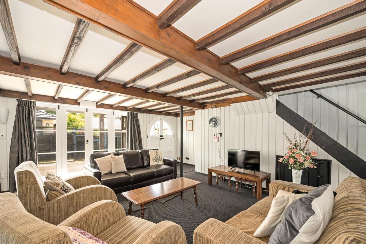 Springfield Rise Lodge - Rotorua Holiday Home 外观 照片